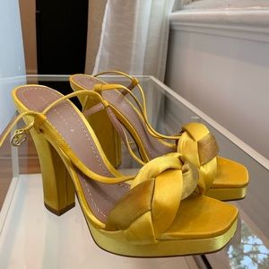 🥂✨ Zara - Yellow Gold Satin Fabric Heels